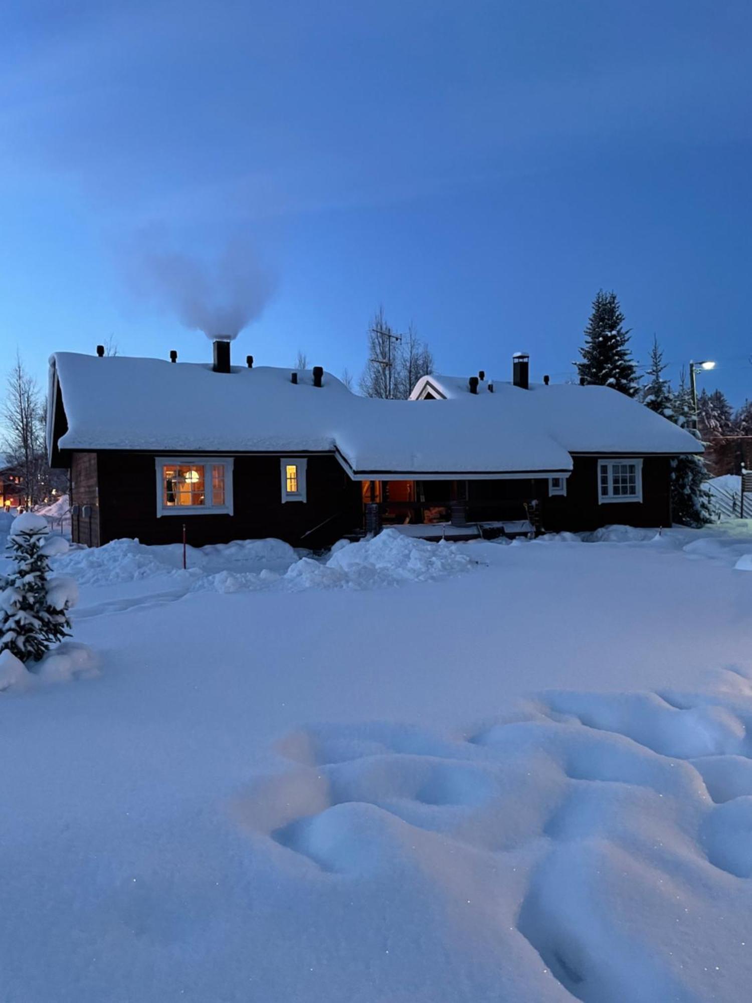 Yllaestoelli 2 A, Aekaeslompolo Villa Kolari Exteriör bild