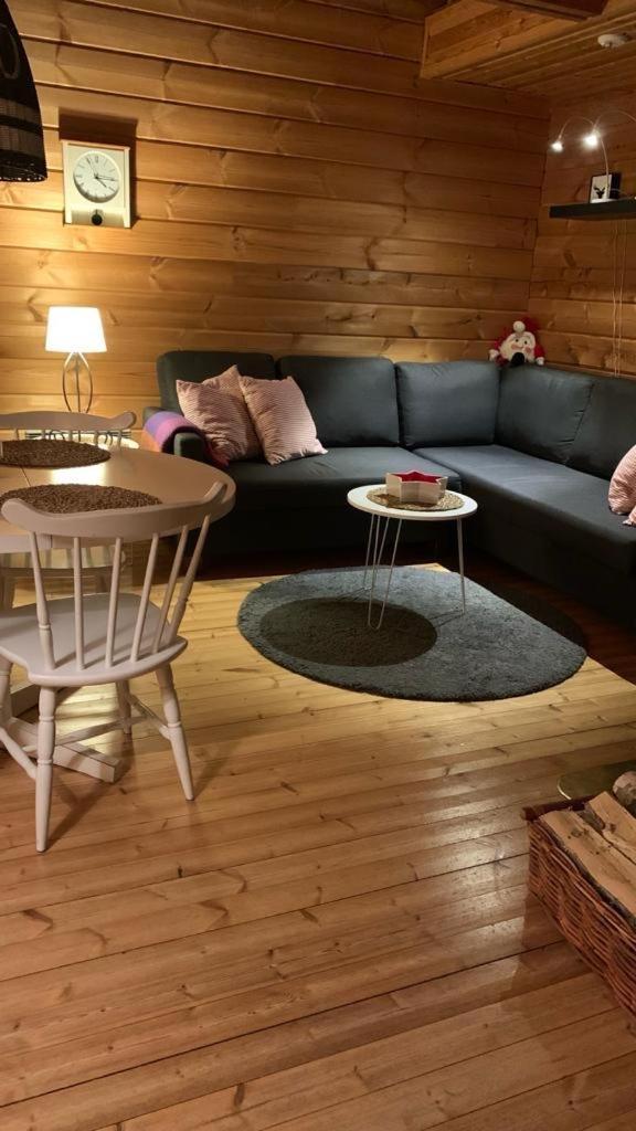 Yllaestoelli 2 A, Aekaeslompolo Villa Kolari Exteriör bild